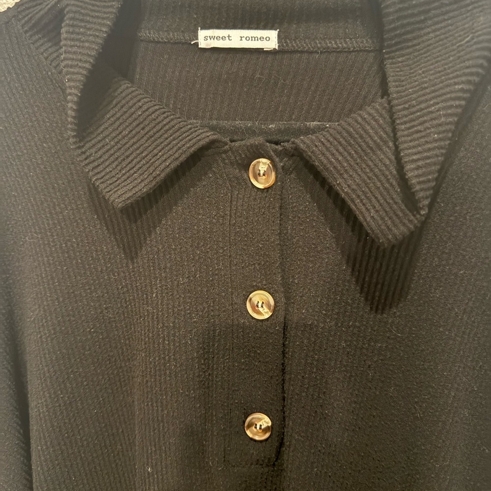 Sweet Romeo Black Ribbed Collared Sweater Top Buttons Size L - Picture 5 of 5